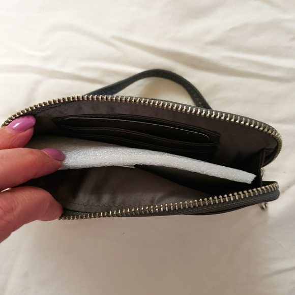 Danier Wristlet Leather Grey Wallet Brand New - Picture 3 of 3
